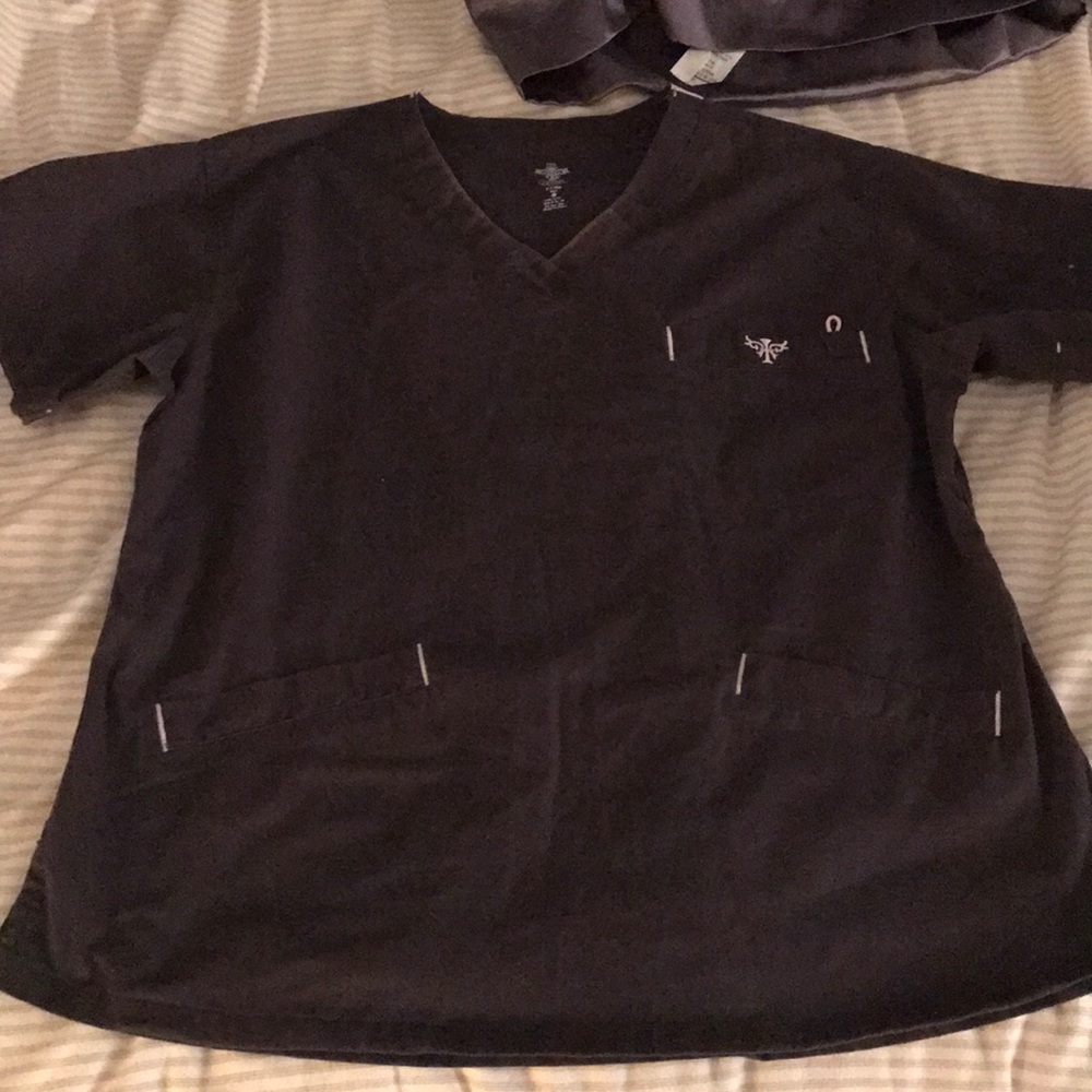 Scrub top